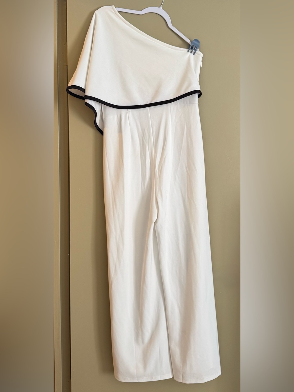 New York & Company White Wide-Leg Pants with Black Graphic and Red Accent Size M - Picture 4 of 6
